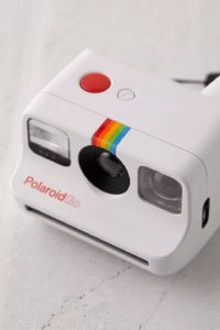 Le Polaroid Go ne possède que 2 boutons mais ils remplissent plusieurs fonctions