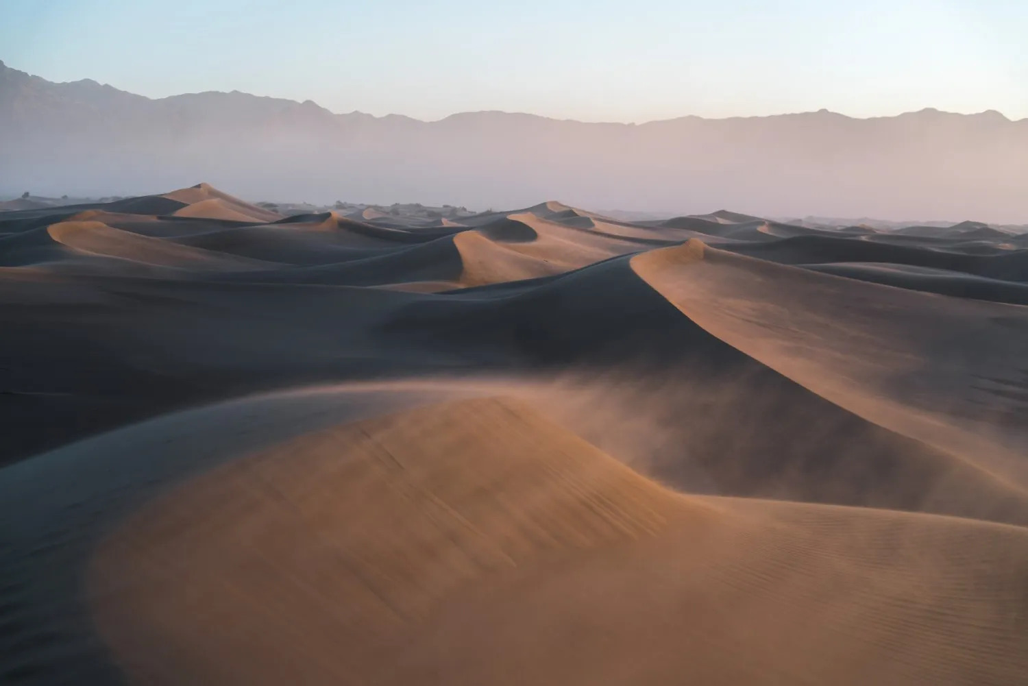 dunes de sable avec composition de paysage selon la règle des tiers